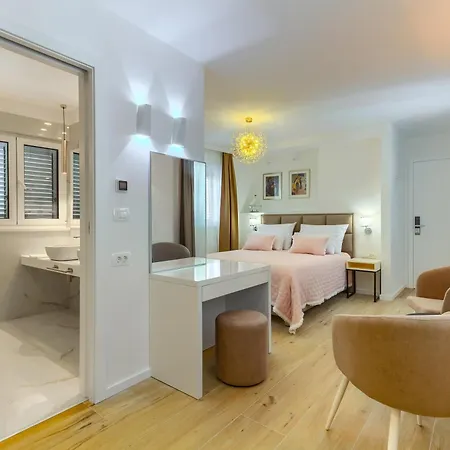 Bed & Breakfast Luxury Bed & Breakfast Irini, In The Heart Of