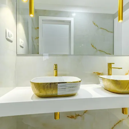 Bed & Breakfast Luxury Bed & Breakfast Irini, In The Heart Of