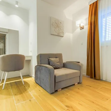 Luxury Irini, In The Heart Of 4*