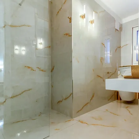 Luxury Irini, In The Heart Of Alojamento de Acomodação e Pequeno-almoço