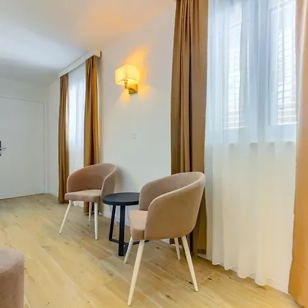 Luxury Irini, In The Heart Of 4*