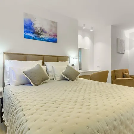 Luxury Irini, In The Heart Of Alojamento de Acomodação e Pequeno-almoço Split