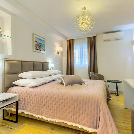 Luxury Irini, In The Heart Of Alojamento de Acomodação e Pequeno-almoço Split
