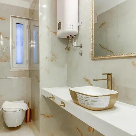 Bed & Breakfast Luxury Bed & Breakfast Irini, In The Heart Of