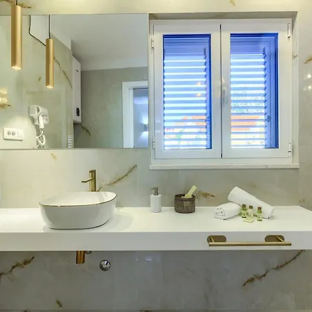 Bed & Breakfast Luxury Bed & Breakfast Irini, In The Heart Of