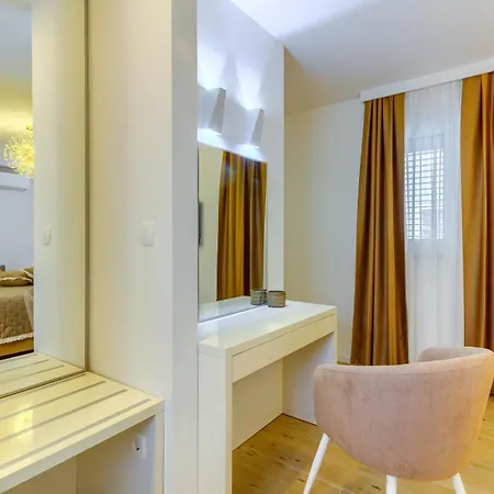 Luxury Irini, In The Heart Of Alojamento de Acomodação e Pequeno-almoço Split