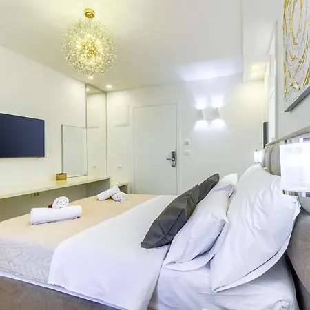 Luxury Irini, In The Heart Of 4*