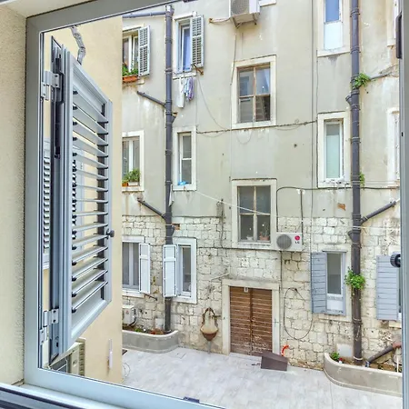 Alojamento de Acomodação e Pequeno-almoço Luxury Irini, In The Heart Of Split