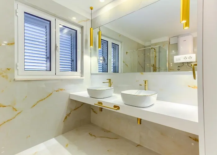 Luxury Bed & Breakfast Irini, In The Heart Of 4*