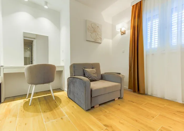 Luxury Bed & Breakfast Irini, In The Heart Of 4*