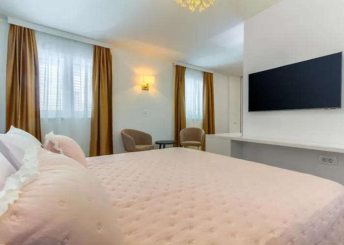 Bed & Breakfast Luxury Bed & Breakfast Irini, In The Heart Of 4*
