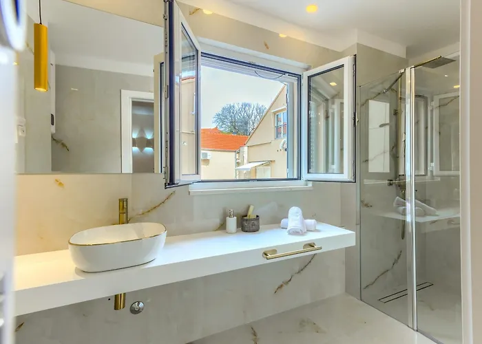 Luxury Bed & Breakfast Irini, In The Heart Of 4*