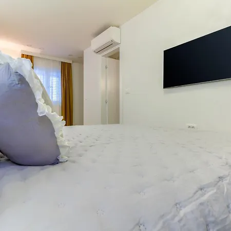 Bed & Breakfast Luxury Bed & Breakfast Irini, In The Heart Of *