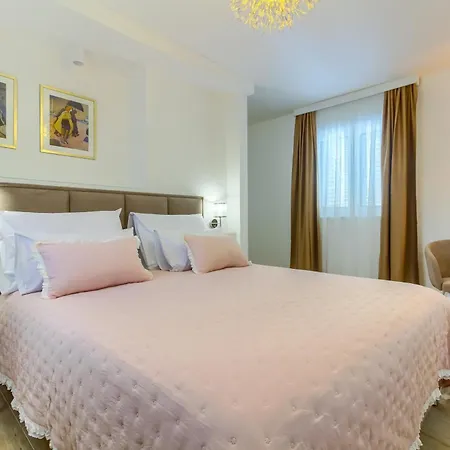 Bed & Breakfast Luxury Bed & Breakfast Irini, In The Heart Of *